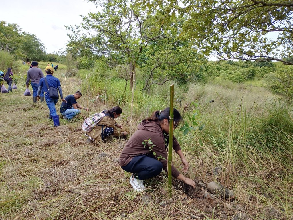 One earth
Ang Pahayagan