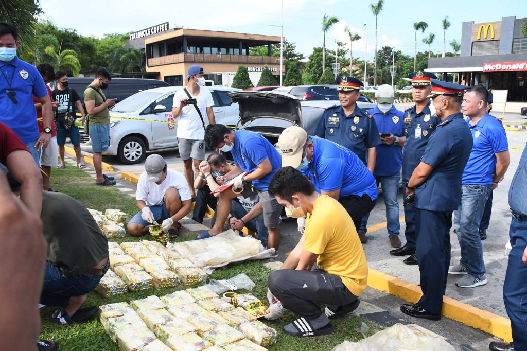 More than php 400m worth of illegal drugs seized by police, 2 foreigners&nbsp;arrested