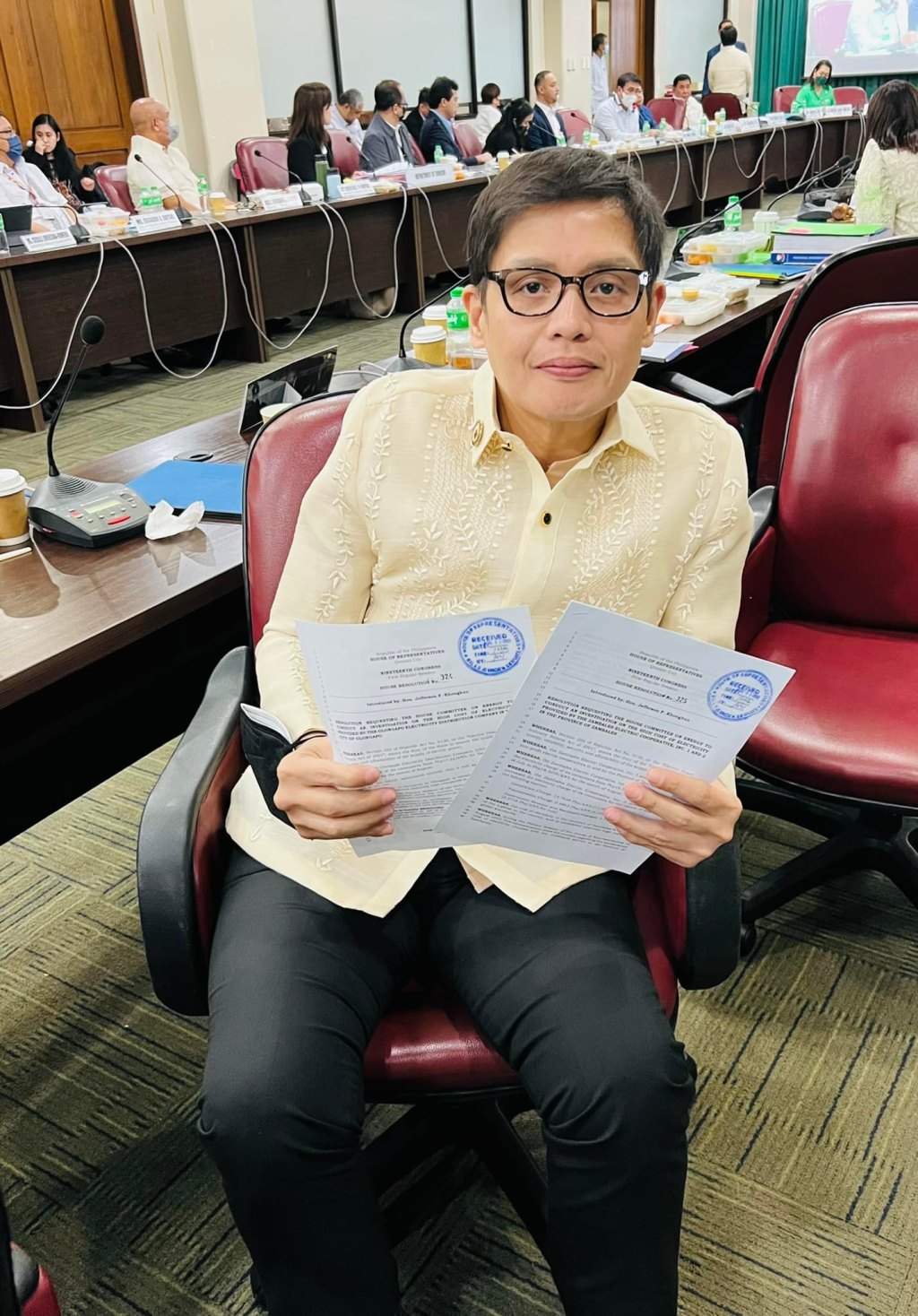 Mataas na singil sa elektrisidad sa Olongapo at Zambales bubusisiin ng&nbsp;Kamara