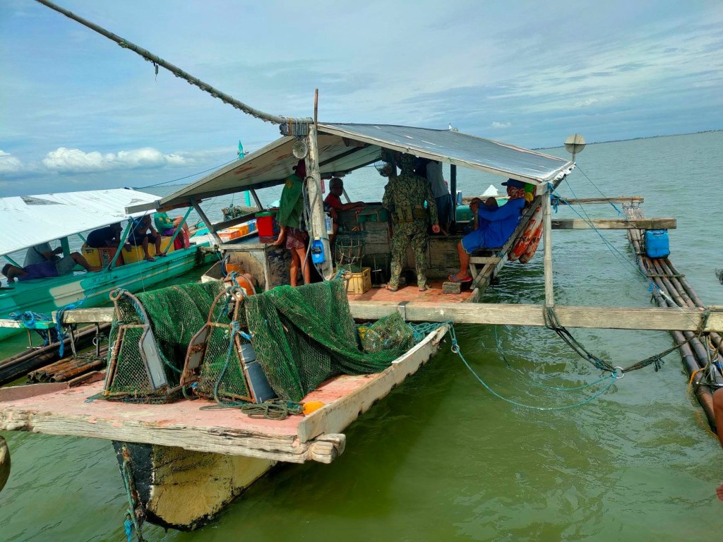 Apat na mangingisda arestado sa illegal&nbsp;fishing