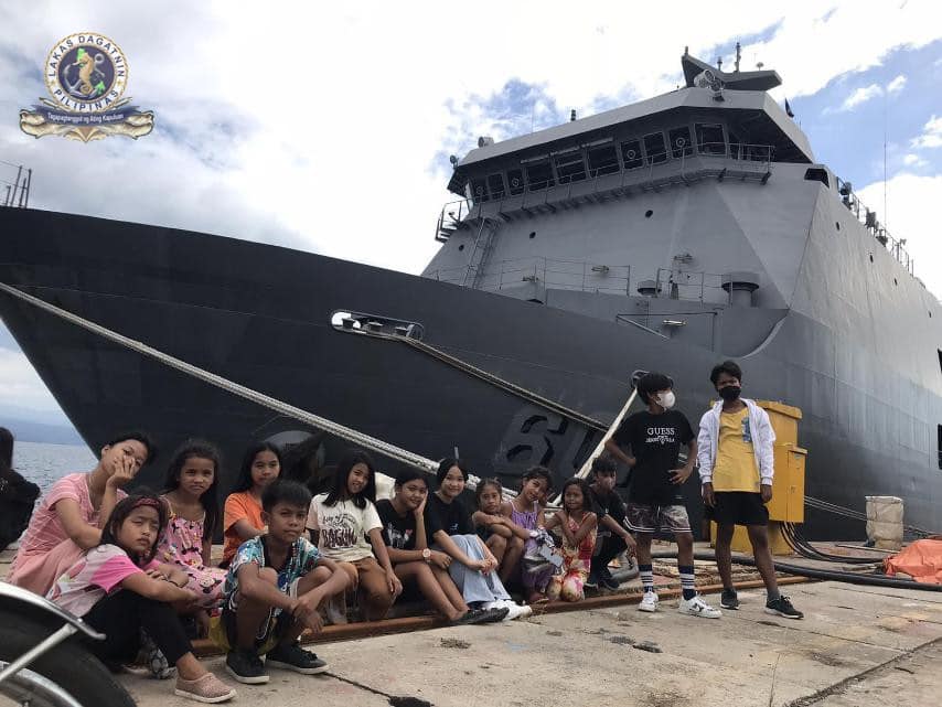 Philippine Navy ships docked at Naval Operating Base in Subic open doors to civilians for ship&nbsp;tour