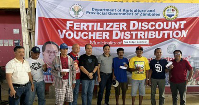 Over 2.7K farmers in Zambales get fertilizer discount&nbsp;vouchers