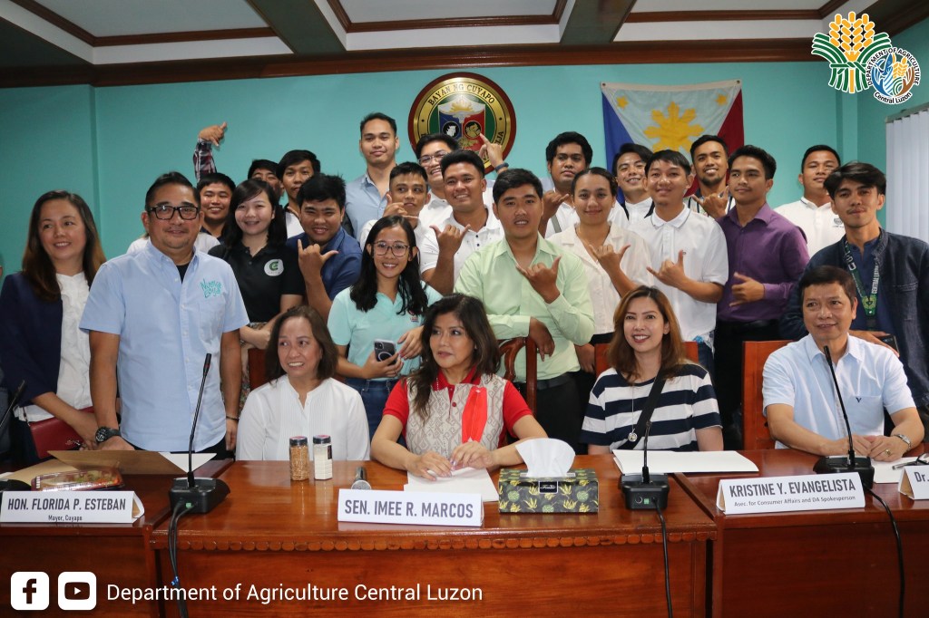 Senator Imee pinulong ang mga YFC awardees at enhanced Kadiwa-grant&nbsp;beneficiaries