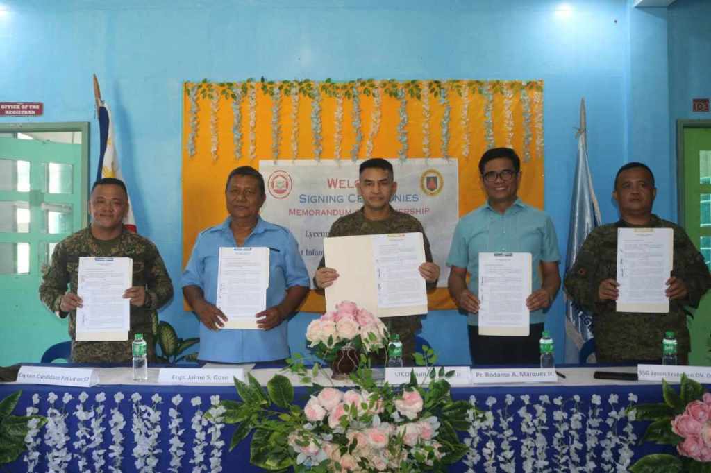 Crying tears of joy: as one of dependents received free education deal during the renewal of MOP between 91st IB and Lyceum of the&nbsp;East-Aurora