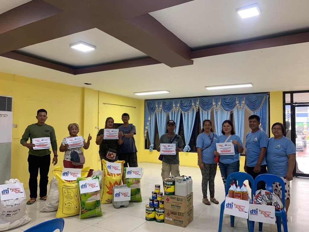 13 mico enterprises sa Zambales tumanggap ng livelihood kit mula sa&nbsp;DTI