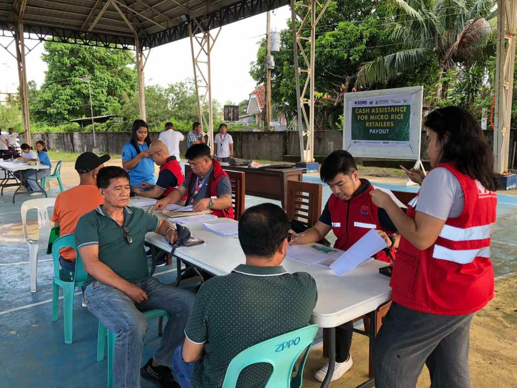 78 micro rice retailers sa Zambales tumanggap ng cash assistance mula sa&nbsp;DSWD
