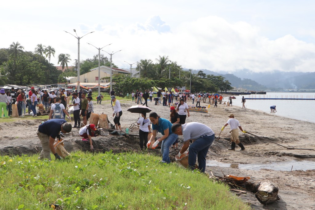 Biay Dagat SBMA Coastal&nbsp;Clean-up