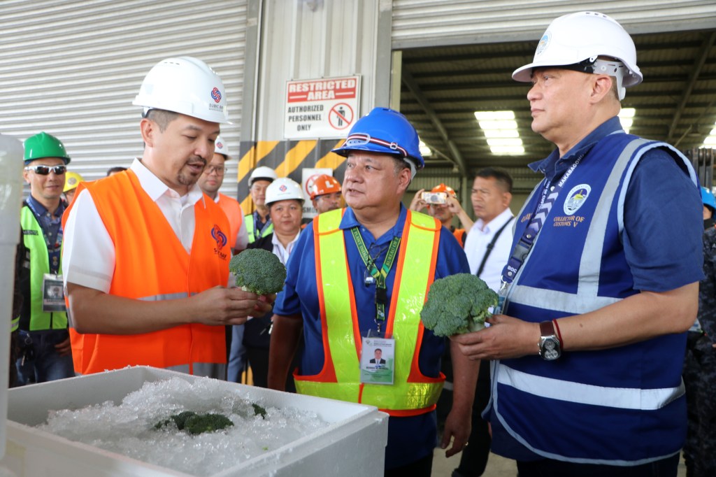 Fresh agri products sinakote ng Bureau of Customs sa Subic&nbsp;port