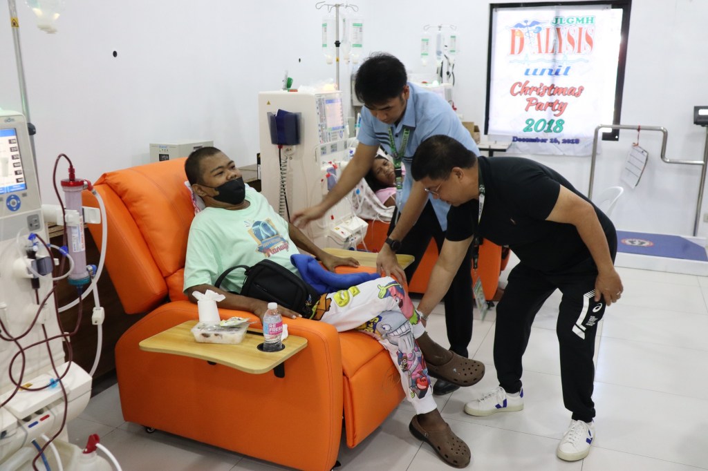 Mayor Paulino, inalam ang kalagayan ng mga pasyenteng nagda-dialysis sa&nbsp;JLGMH