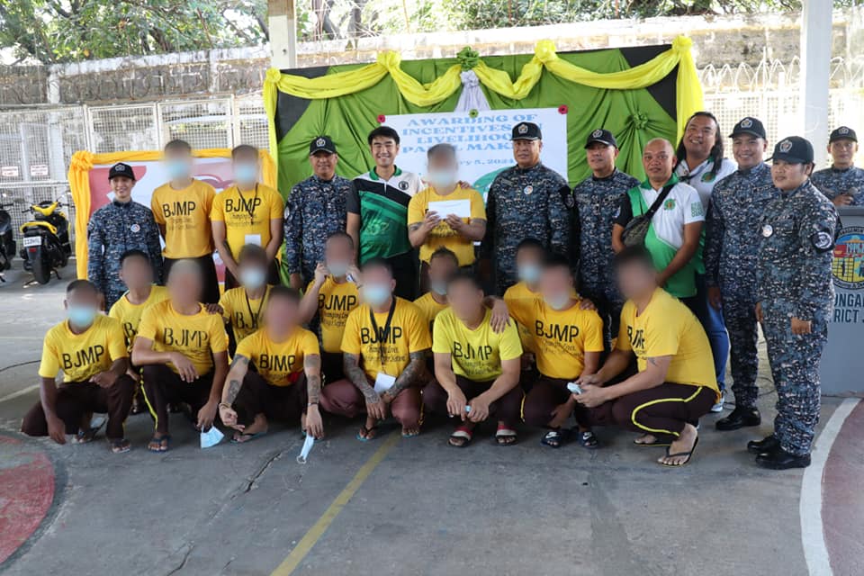 PDL’s tumanggap ng tig-4K bunga ng kanilang mga nalikhang&nbsp;parol