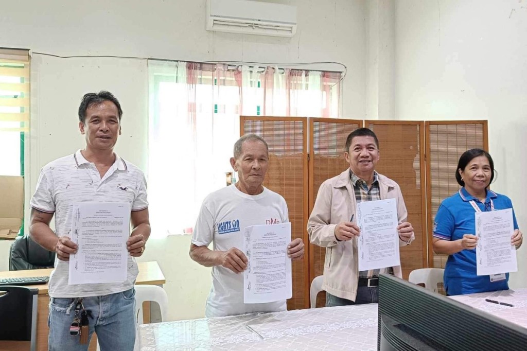 Zambales farmers can now produce own organic fertilizer thanks to DTI&nbsp;aid