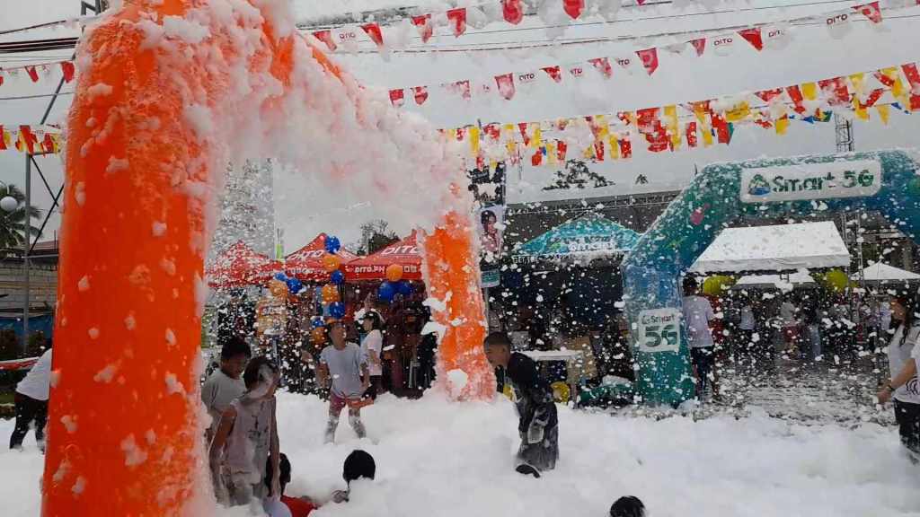 Valentine’s Color and Bubble Fun Run Kicks off in&nbsp;Aurora