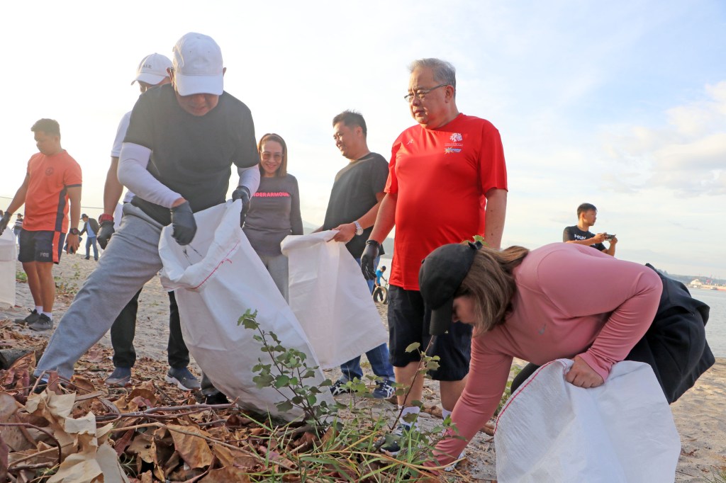 Birthday beach clean-up