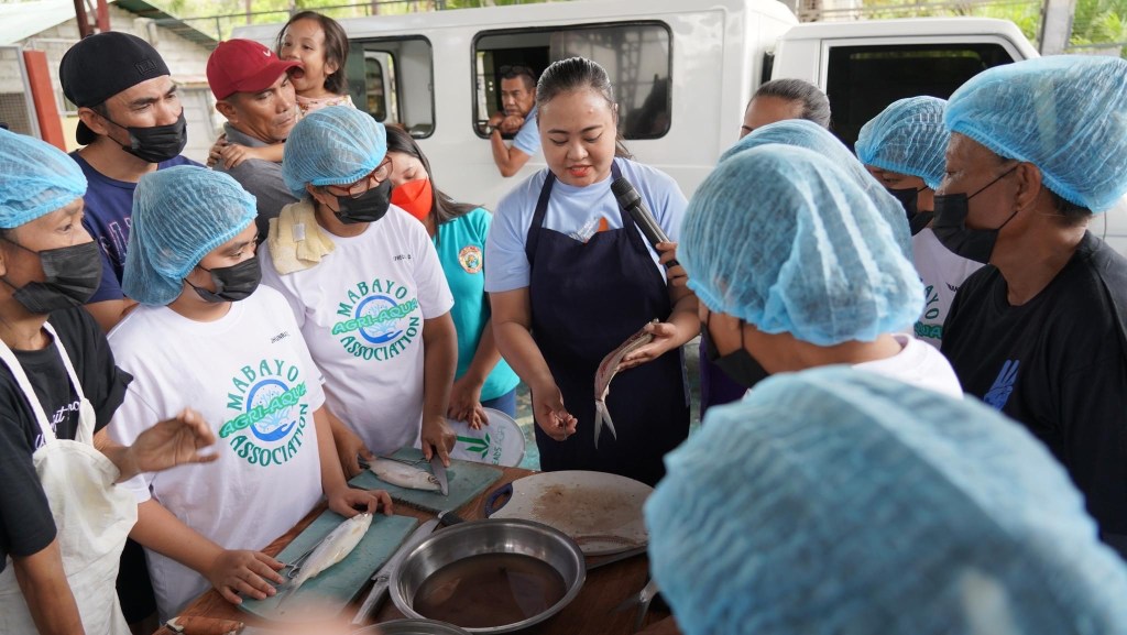 Bataan fisherfolk undergo fish processing&nbsp;training