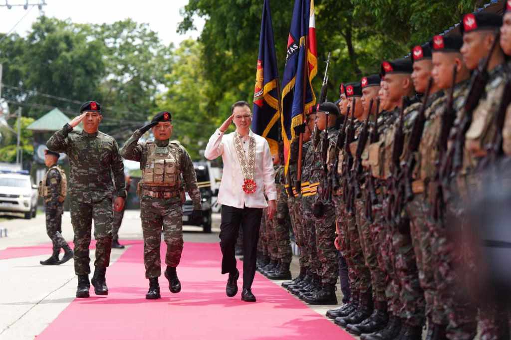 Cayetano, hinikayat ang SAF sa kanilang ‘transformative’ role sa&nbsp;bansa