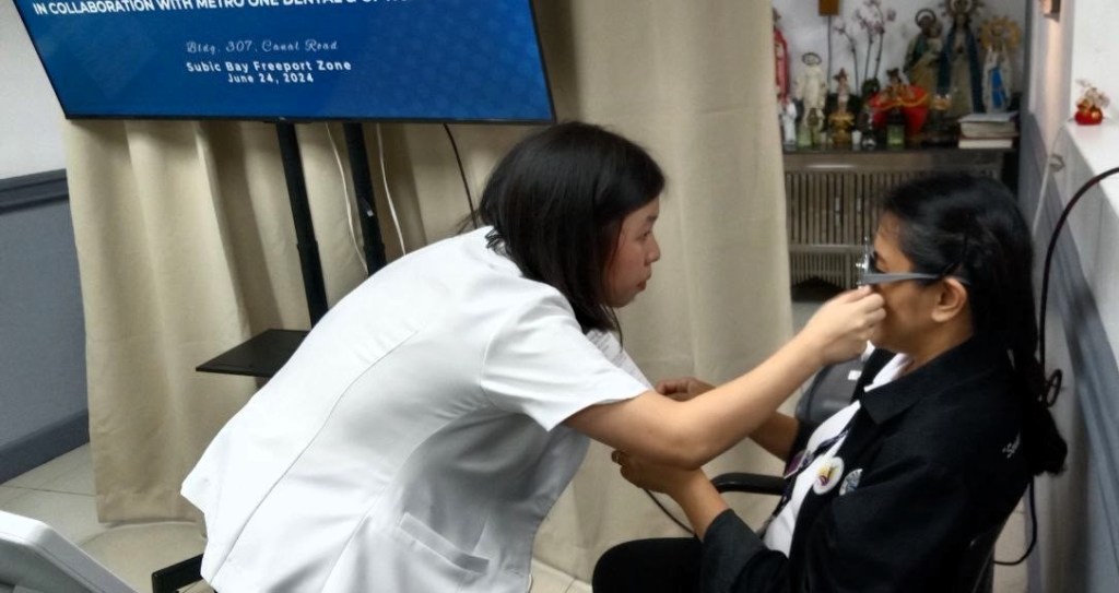 Subic Customs conducts free eye check-up and consultation for employees and&nbsp;stakeholders