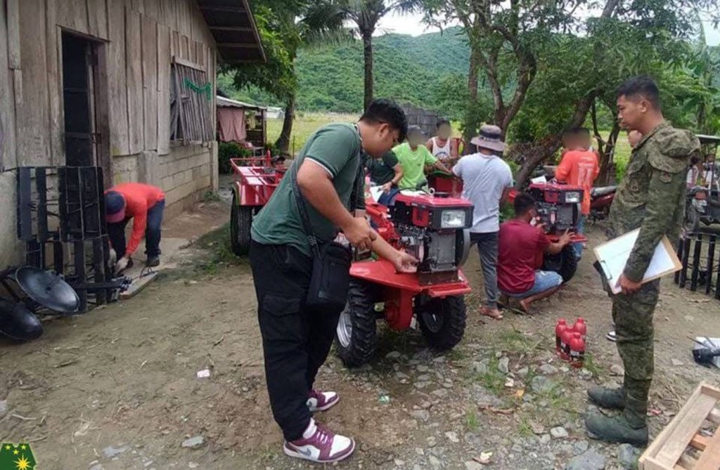 Nueva Ecija Farmers Association gets 2 hand tractors&nbsp;machinery