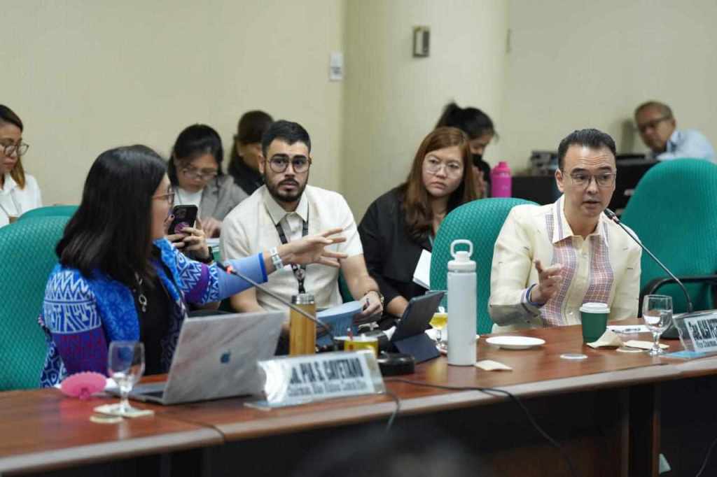 Cayetano, nag-aalala sa reliability ng Philippine&nbsp;IDs