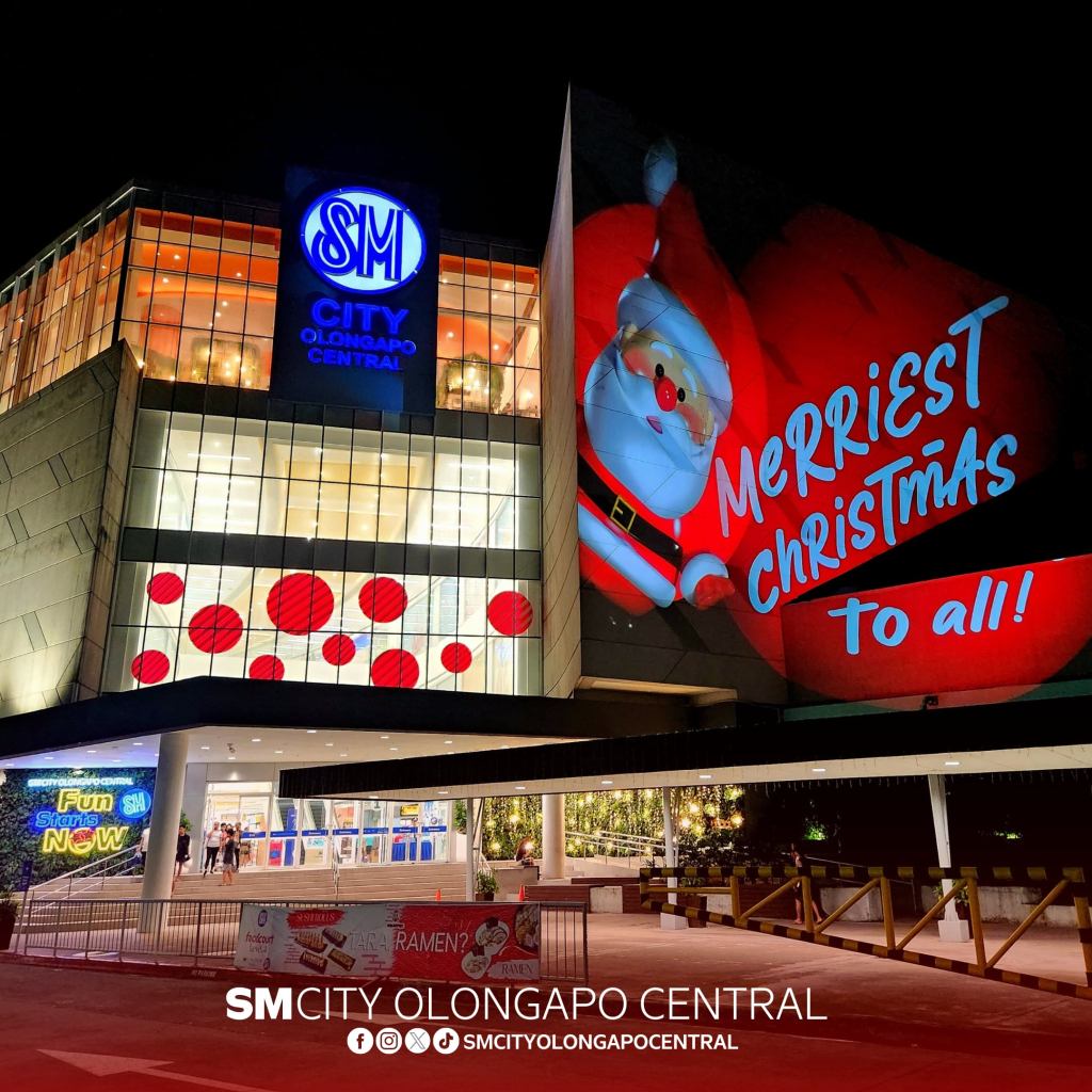 SANTA ILLUMINATION LIGHTS UP AT SM CITY OLONGAPO&nbsp;CENTRAL