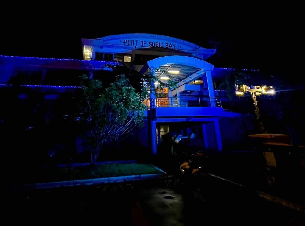 Subic Seaport building in blue to celebrate World Maritime&nbsp;Day