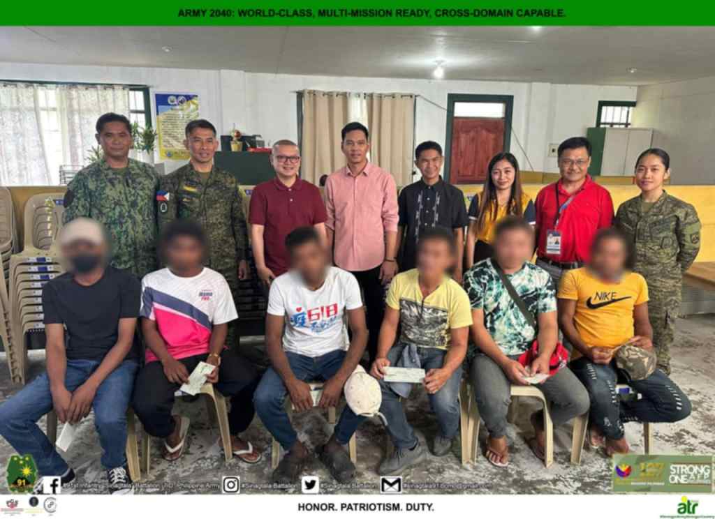 Six (6) ex-rebels in Aurora get E-CLIP cash&nbsp;aid