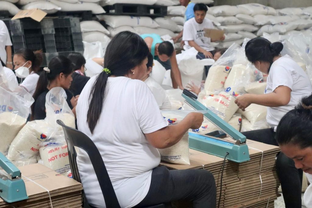 DSWD’s Pampanga hub to produce 10K-15K food packs daily for typhoon relief&nbsp;ops