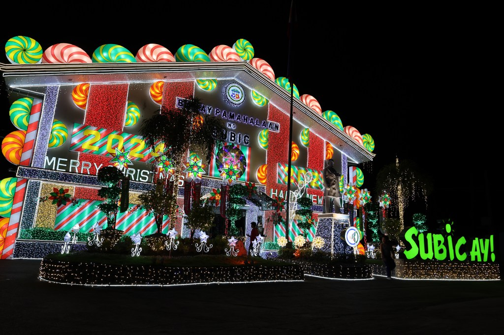 Christmas candy swirl&nbsp;house