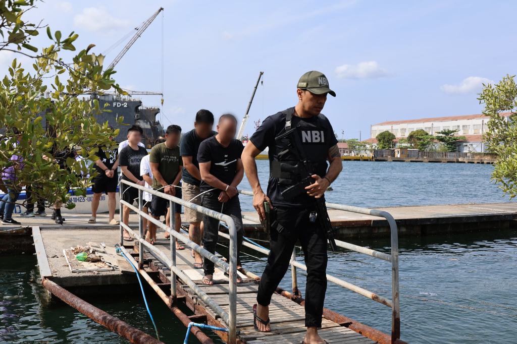 Anim na dayuhan at 2 Pinoy arestado sa Grande Island sa Subic&nbsp;Bay
