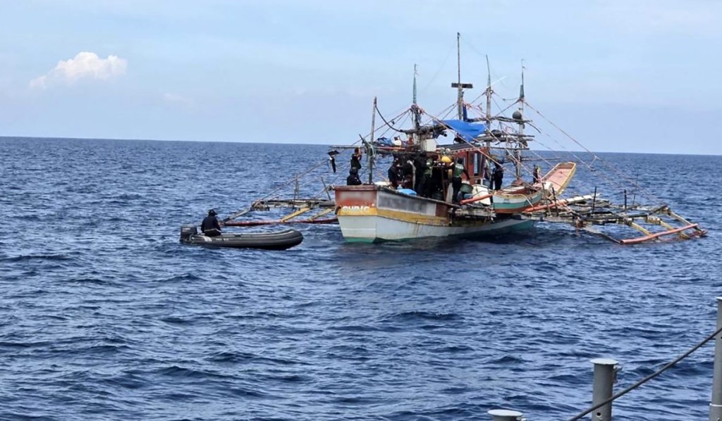 PH Navy, PDEA seize 1.5 tons of ‘shabu’ off&nbsp;Zambales