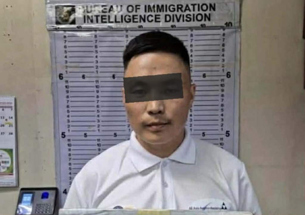 Hinihinalang Chinese spy&nbsp;sinakote