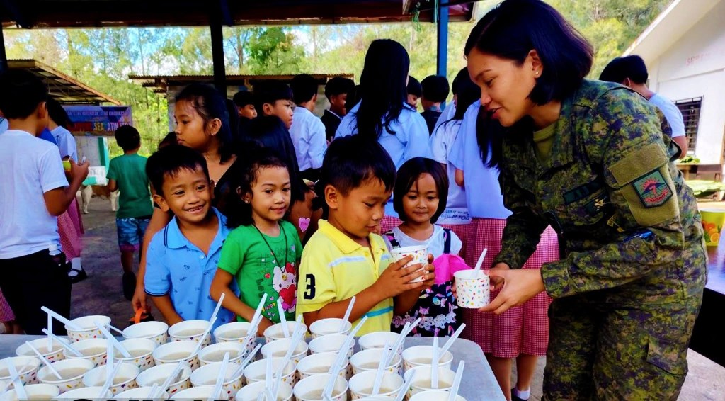 69IB at LGU Sta. Cruz, Naghatid ng Serbisyo at Kaalaman sa mga Mag-aaral at&nbsp;Residente