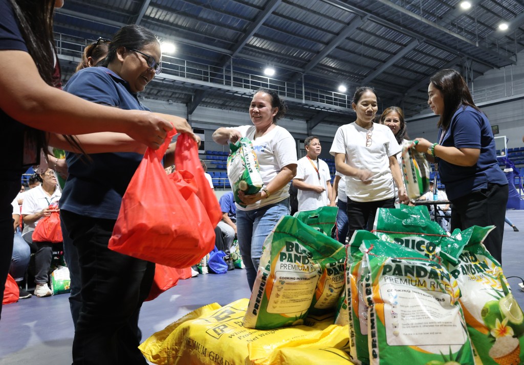 Turning Recyclables into Compassion: SBMA Ecology Center Shares Food Packs with Maintenance&nbsp;Personnel