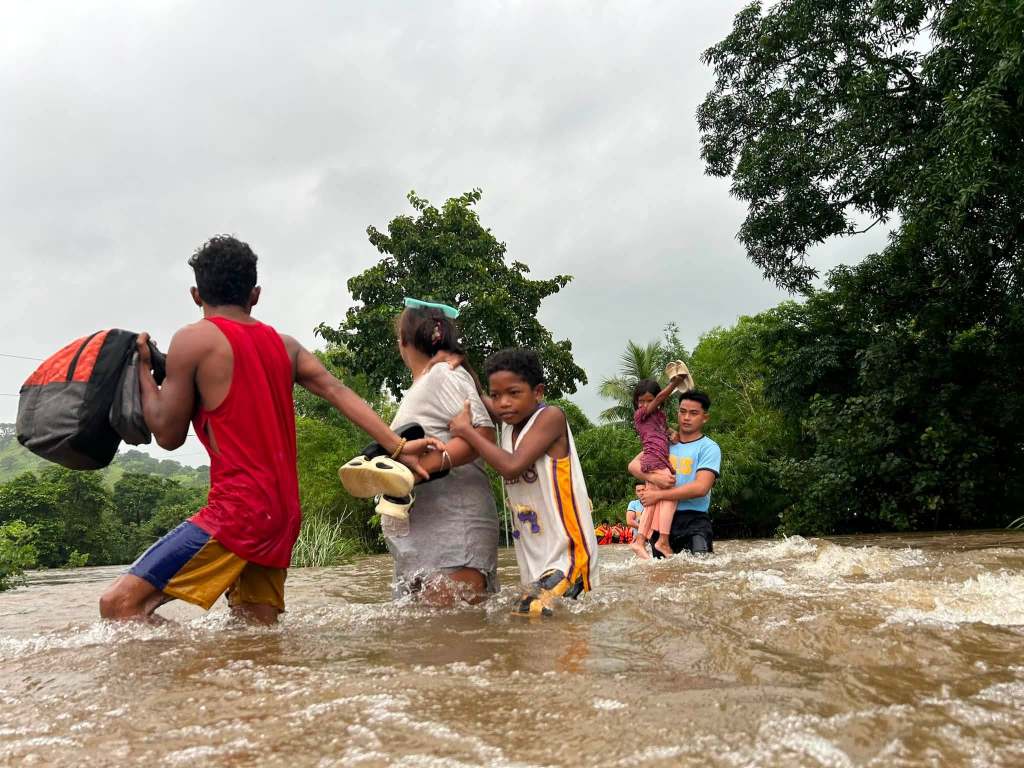 TUNGHAYAN | PREEMPTIVE EVACUATION SA BARANGAY ROSETE, SAN FELIPE