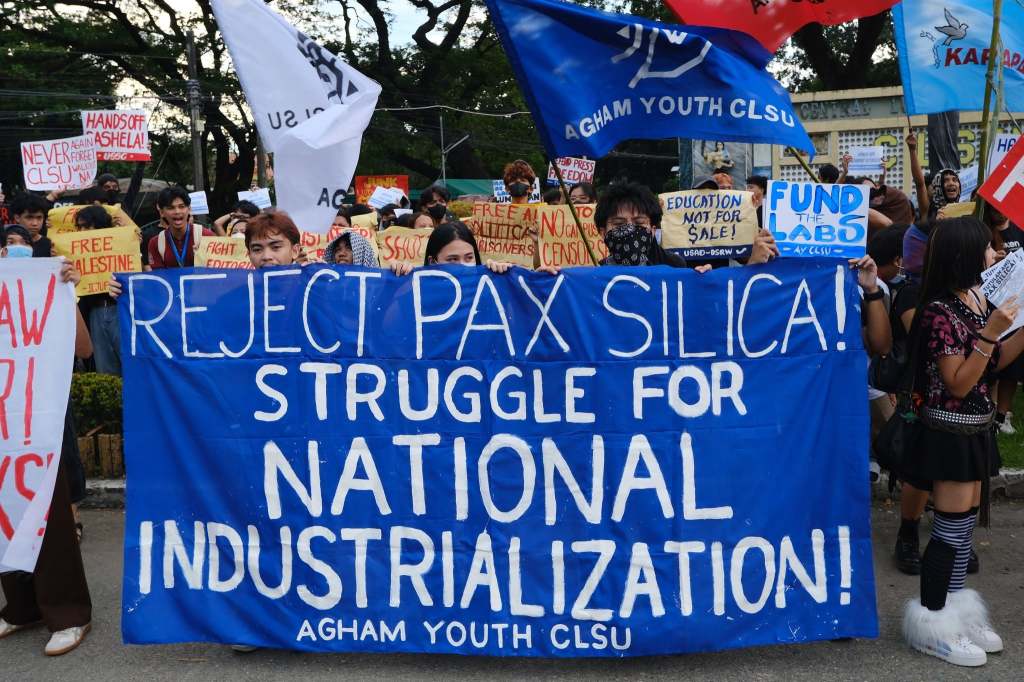 Mahigit 200 CLSU students nag-walkout kontra Pax Silica, iba pang&nbsp;isyu