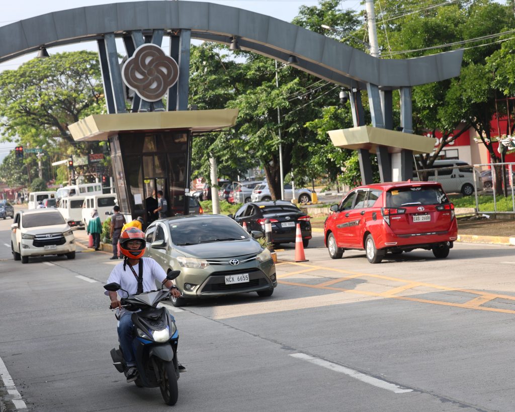 Mandatory accreditation ng food delivery services ipatutupad ng&nbsp;SBMA