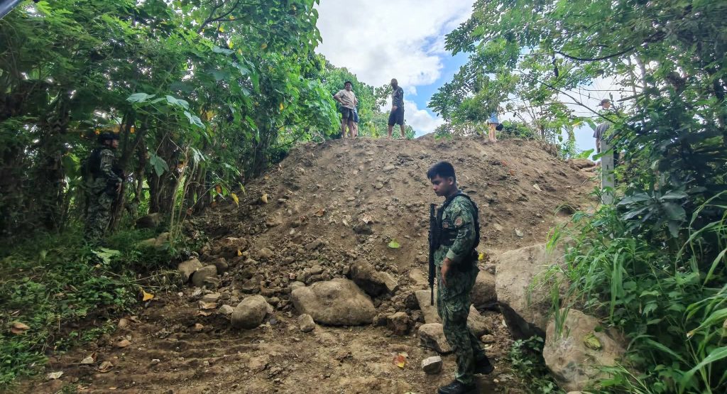 MULING BINUKSAN ANG DAAN SA SITIO MANGINO; MGA MAGSASAKA, NAKAHINGA NANG&nbsp;MALUWAG