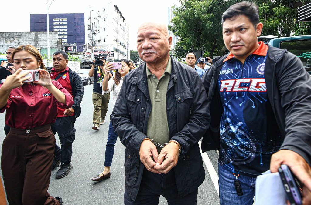 Journalist’s arrest, libel complaint against GMA staff raise press freedom&nbsp;concerns