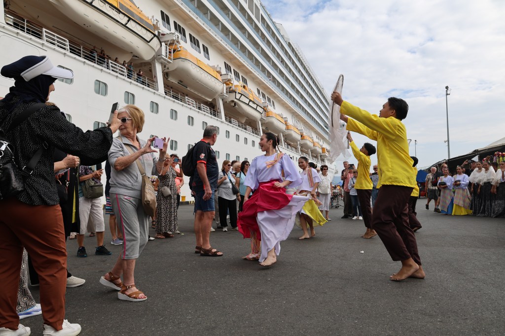 Costa Serena Returns to Subic Freeport with 1,700 Passengers
