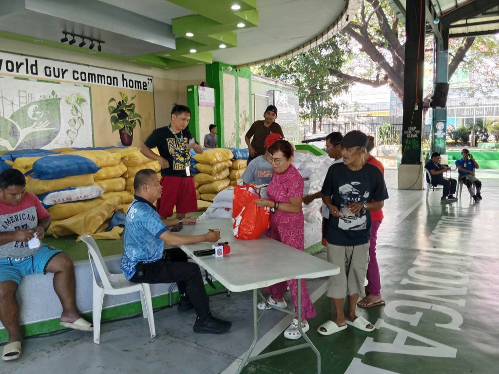 MAHIGIT 2,400 RESIDENTE, NAKATANGGAP NG RICE&nbsp;SUBSIDY