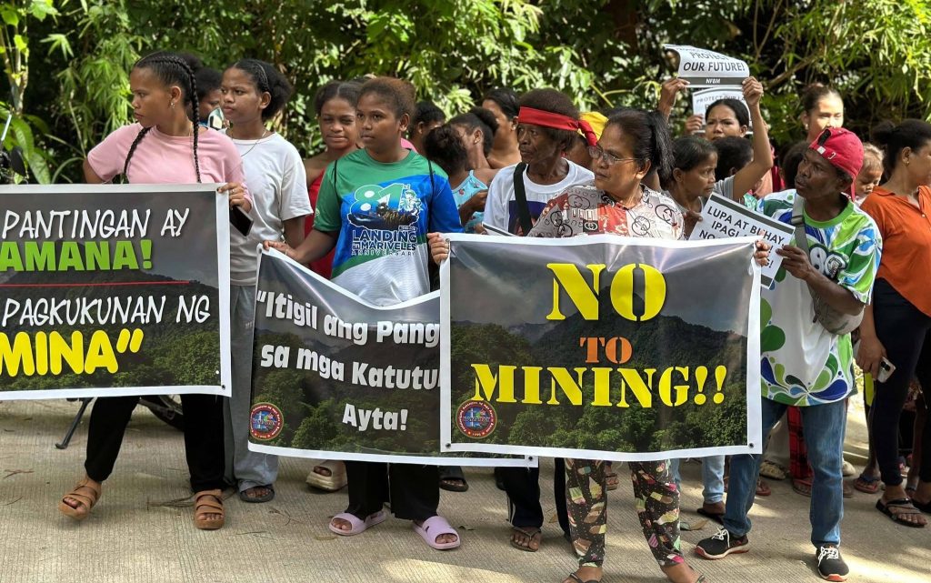 Aeta sa Bataan, nagmartsa laban sa mining exploration sa kanilang lupang&nbsp;ninuno